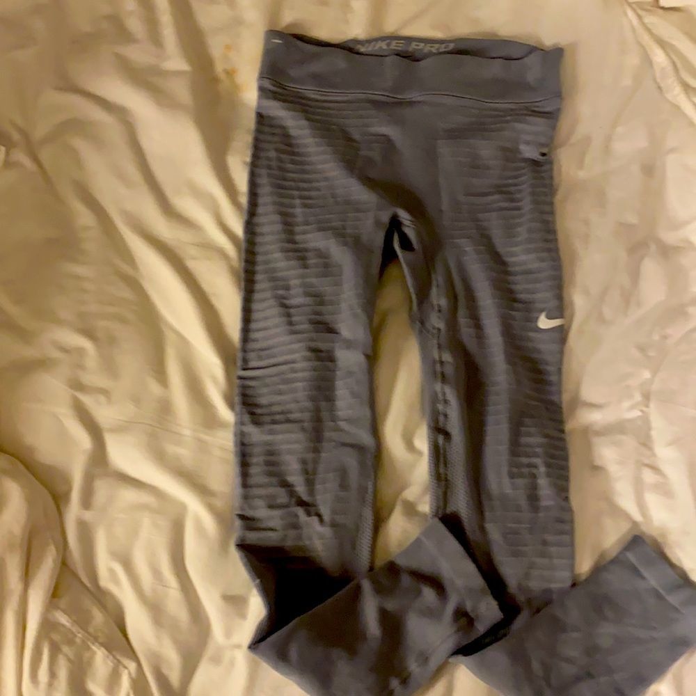 Nike pro compression gray leggings size xs worn once
